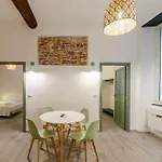 Daire Castelli's Campo 9 Cenova